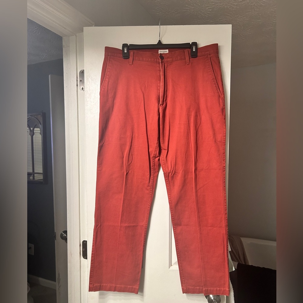 Men’s Docker Red Rust Straight Fit Khaki Pants